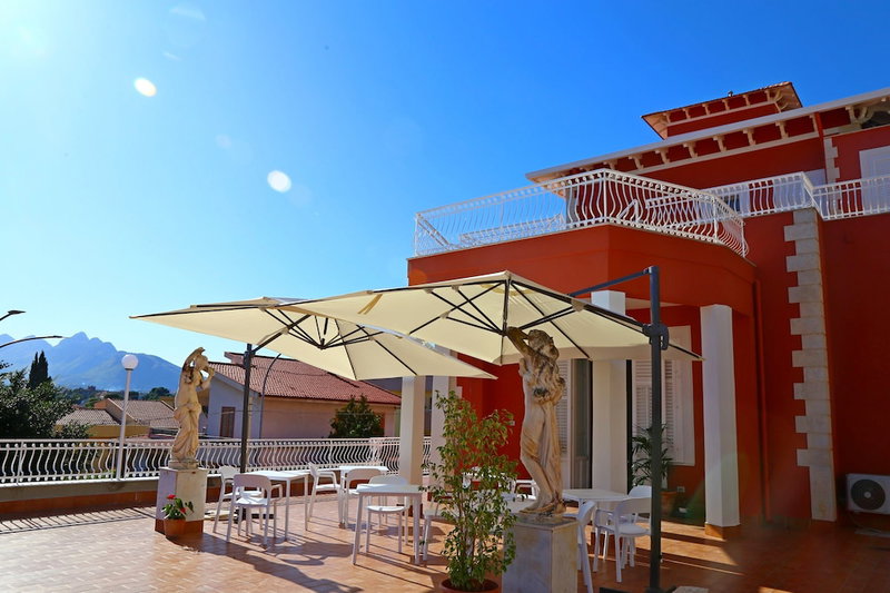 Villa Edera Rental Rooms, Santa Flavia, Italy