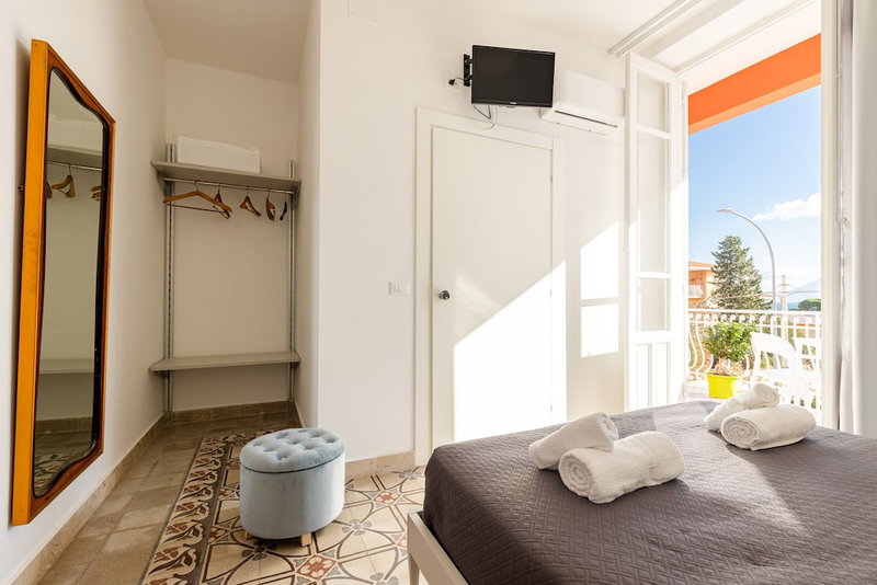 Villa Edera Rental Rooms, Santa Flavia, Italy