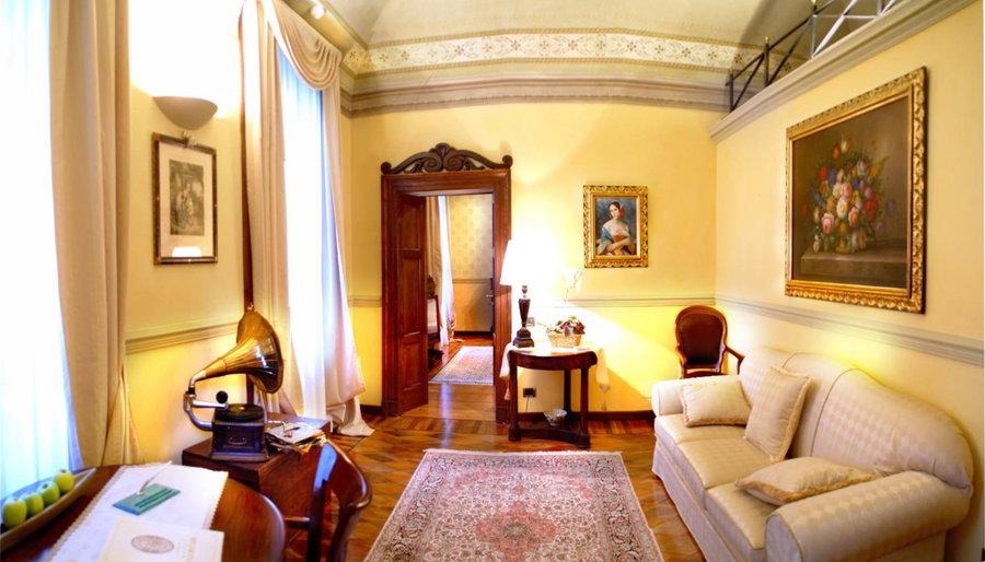 Hotel Villa Beccaris, Monforte dʼAlba, Italy