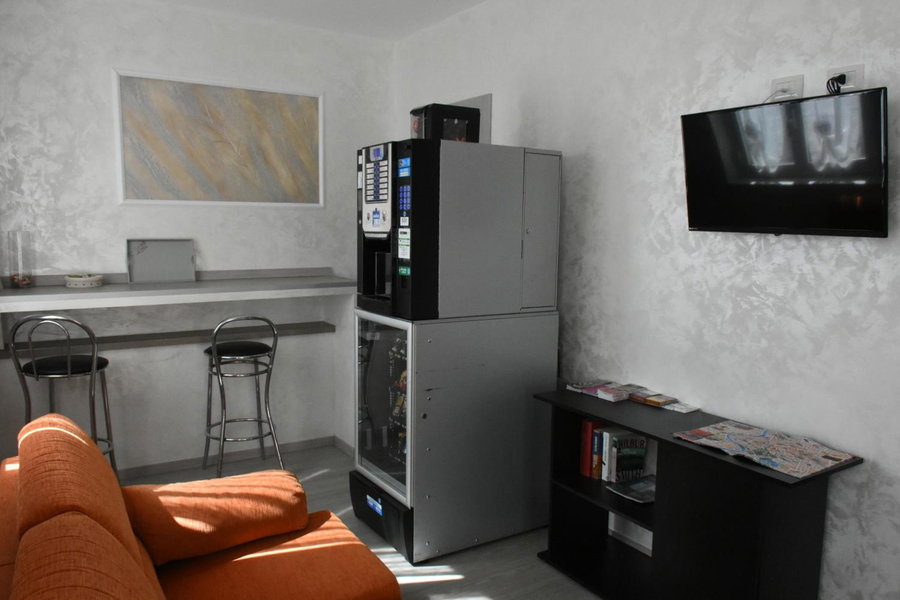 Albano Station Rooms, Pavona, Italy