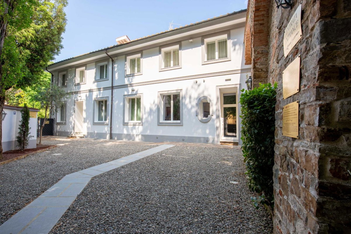 Villa Tortorelli, Italien