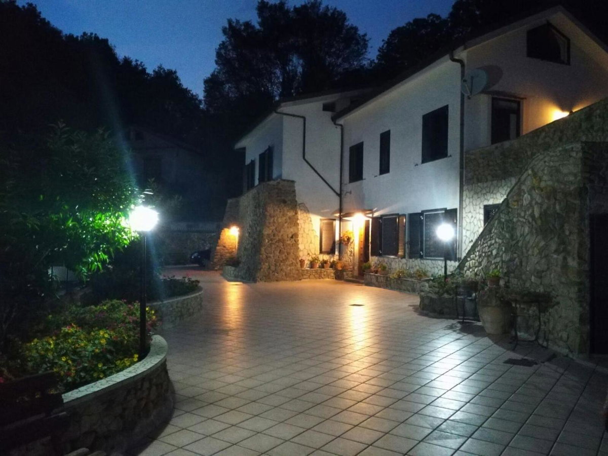 La vecchia fattoria, Italy
