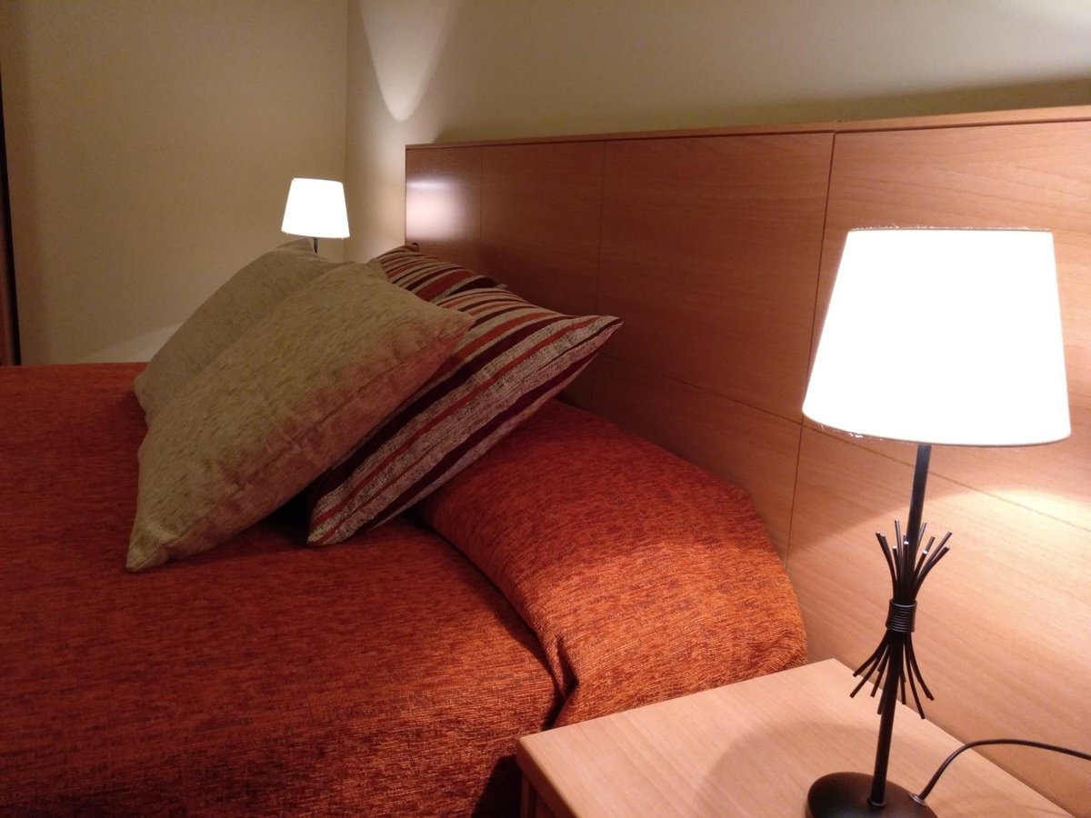 Hotel · Hostal Sant Roc, Botarell