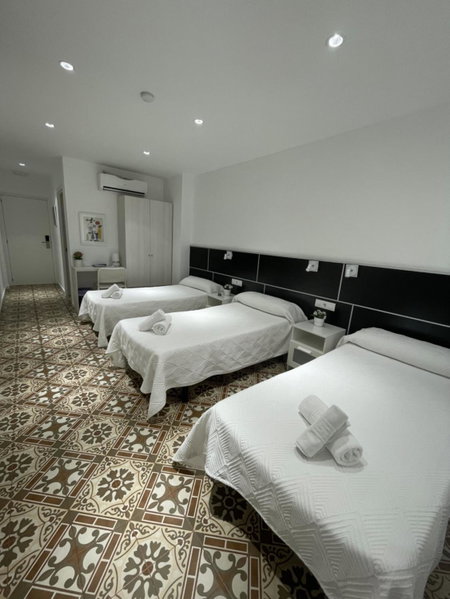 Hostal Nova Barcelona, Barcelona, Spain