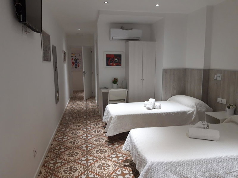 Hostal Nova Barcelona, Barcelona, Spain