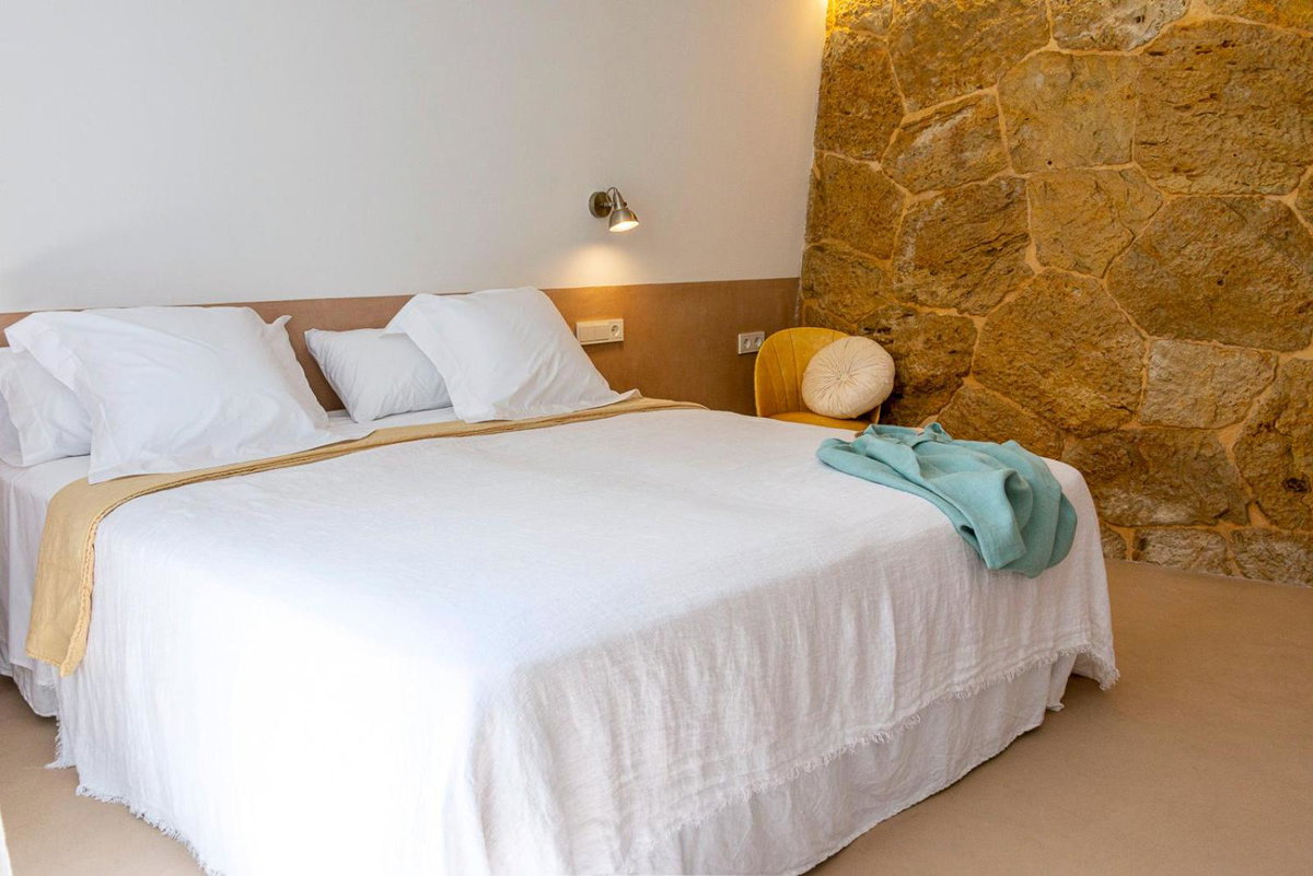 Hotel Noualt, Spain