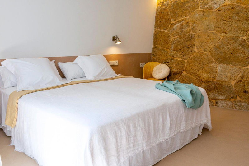 Hotel Noualt, Ferreries, Spain