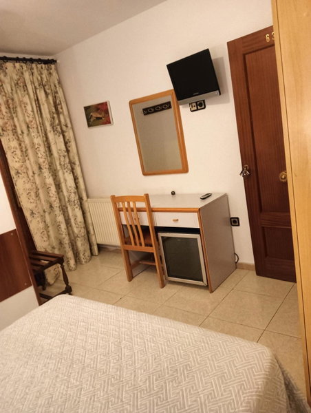 Hostal Lizana 2, Huesca, Spain