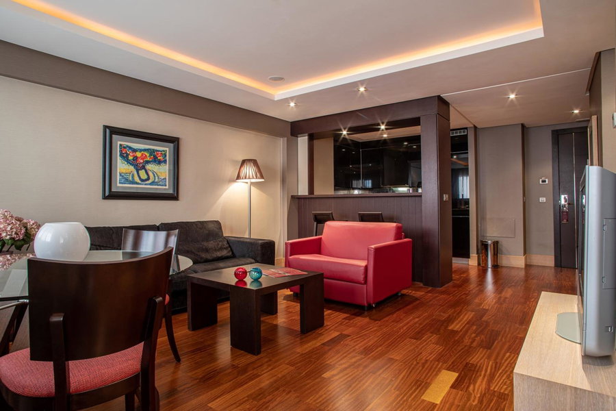Washington Parquesol Suites & Hotel, Valladolid, Spain