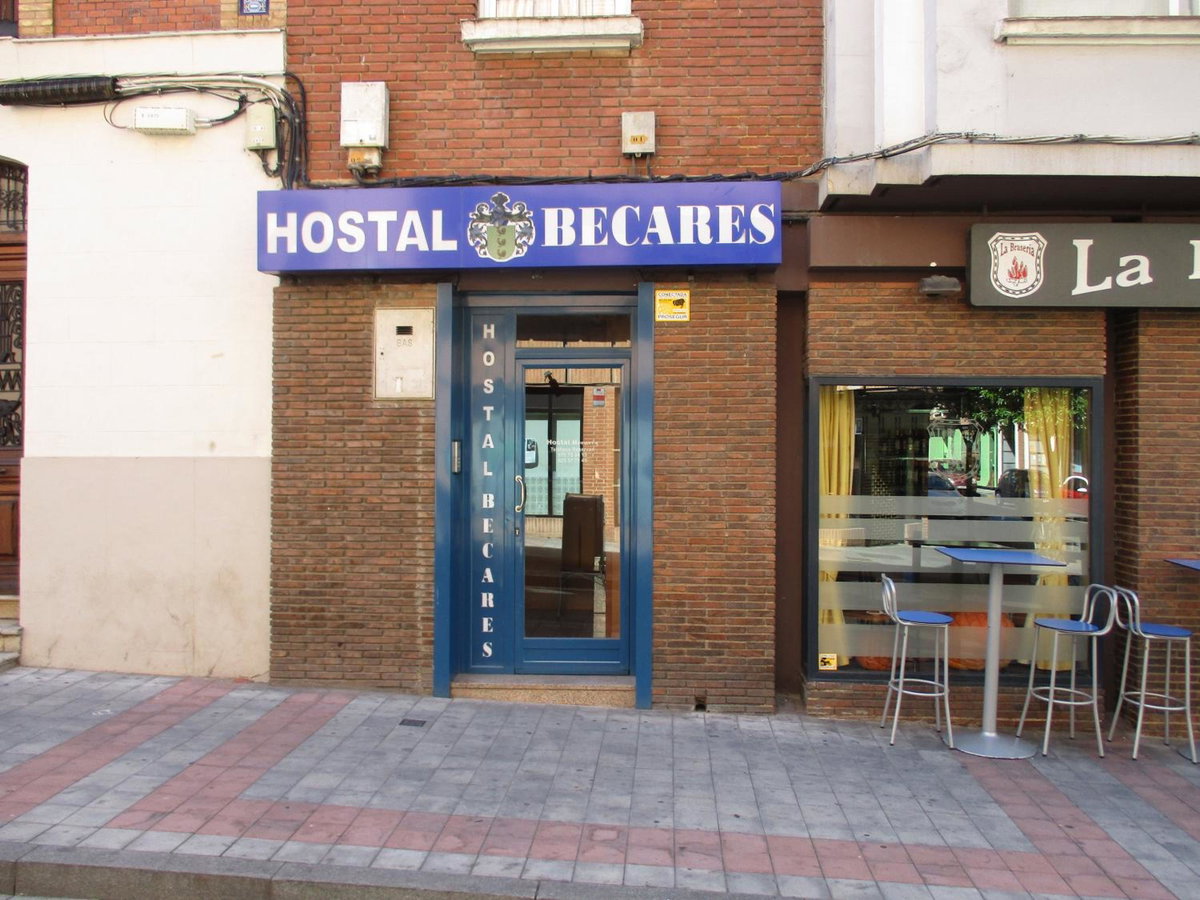 Hostal Becares, Spain