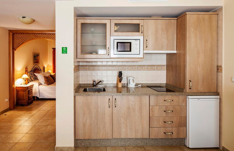 Apartamentos Turísticos Casa de La Borrega, Estepona, Spain