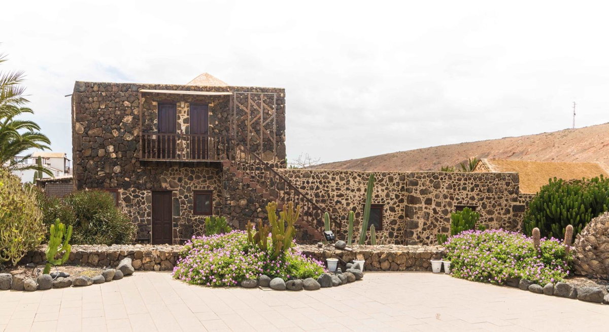 Hotel Rural Restaurante Mahoh, Spain