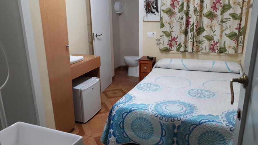 Hostal Fuentesol, Madrid, Spain