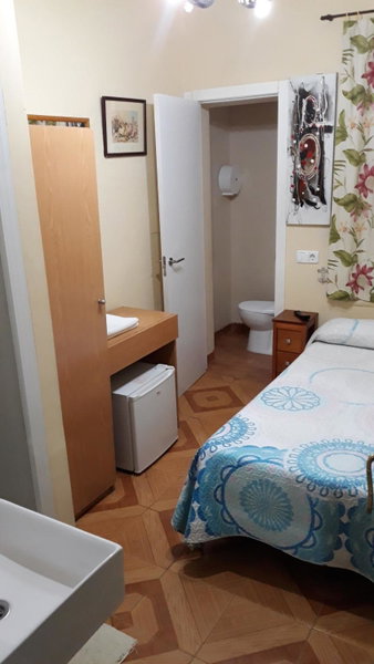 Hostal Fuentesol, Madrid, Spain