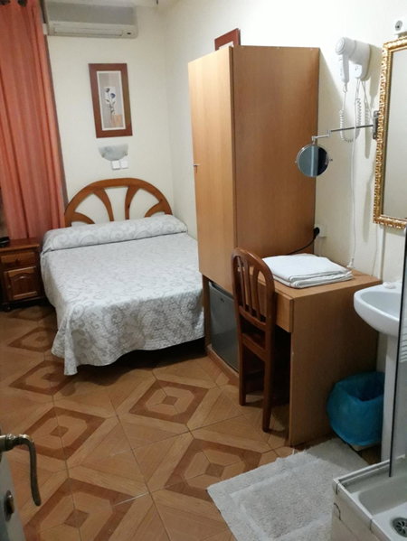 Hostal Fuentesol, Madrid, Spain