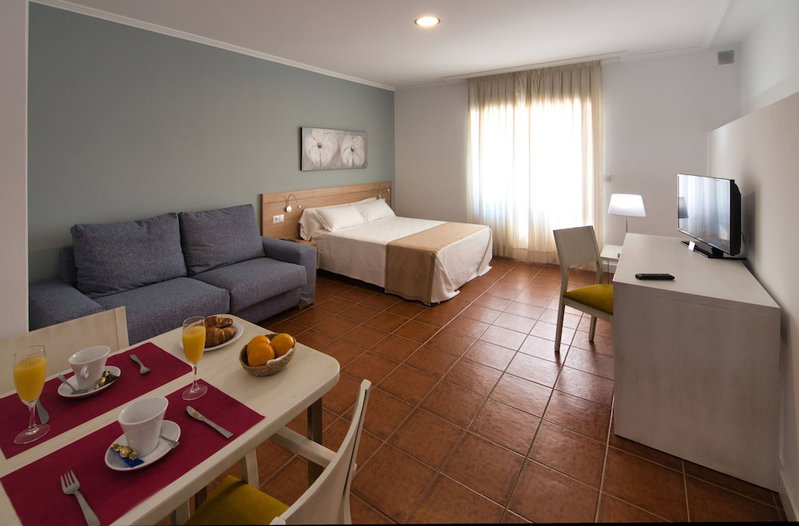 Hotel Apartamentos Dabarca, Pontevedra, Spain