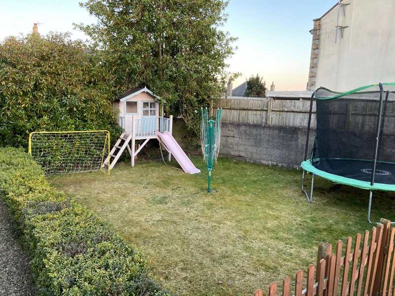 Ivy Cottage-Serviced accommodation, Dyce, United Kingdom