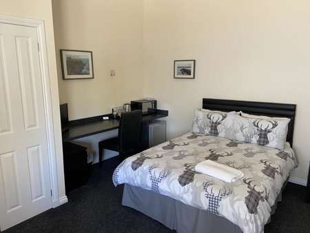 Ivy Cottage-Serviced accommodation, Dyce, United Kingdom