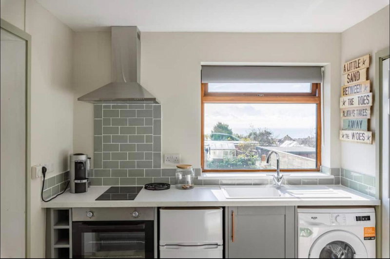 Seaview 1 bed open condo - free parking, Brighton & Hove, United Kingdom