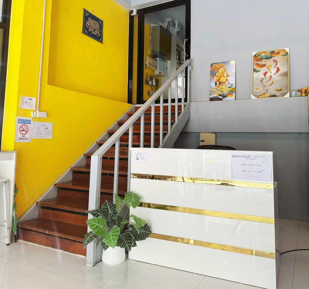 Hotel · OYO 75465 Lucky Hoste, Bangkok