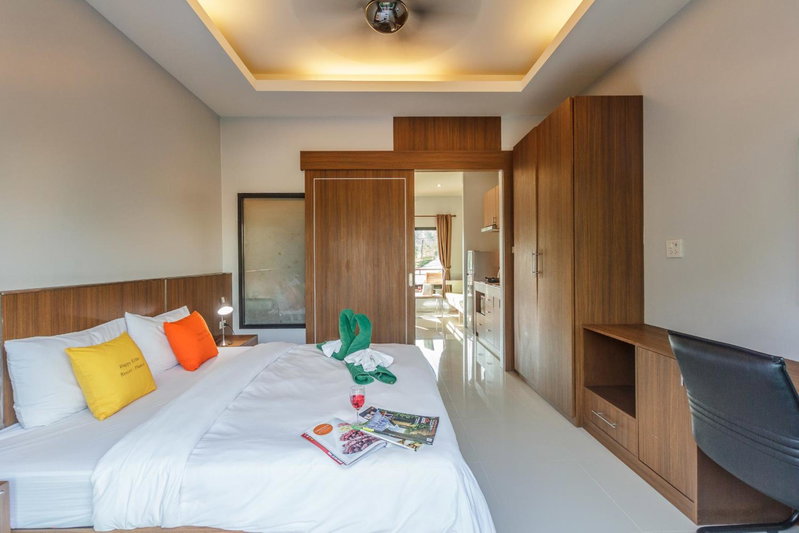 Happy Eight Resort, Nai Harn Beach, Thailand