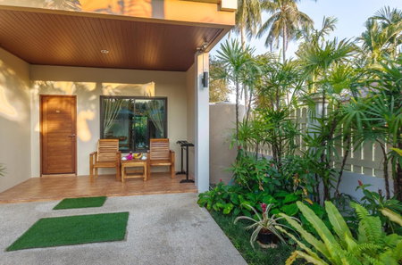 Happy Eight Resort, Nai Harn Beach, Thailand