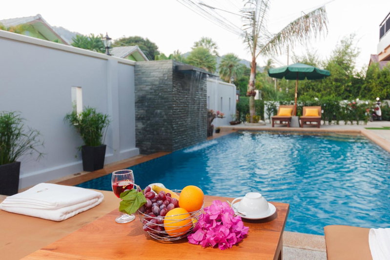 Happy Eight Resort, Nai Harn Beach, Thailand