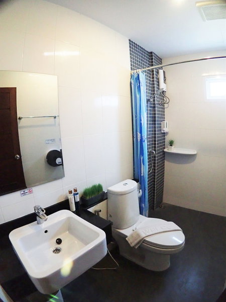 Pop-In Hostel Aonang, Krabi, Thailand