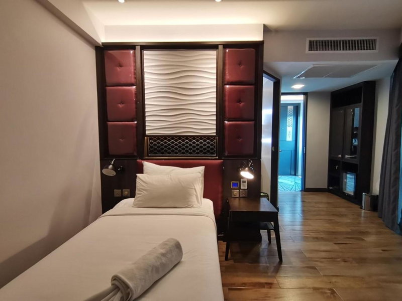 Holatel Hotel Phitsanulok, Phitsanulok, Thailand