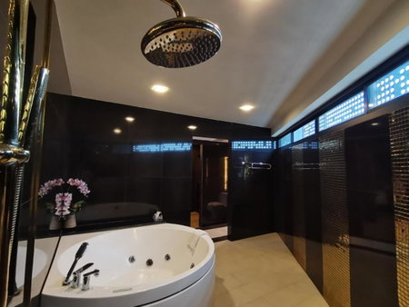 Holatel Hotel Phitsanulok, Phitsanulok, Thailand