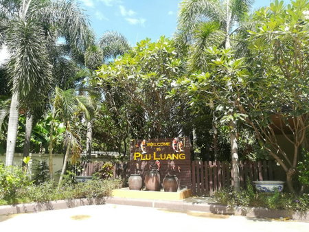 Pluluang Mansion, U Thong, Thailand