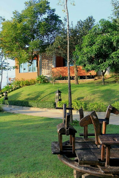 Baan Phuchalianglom, Suan Phueng, Thailand