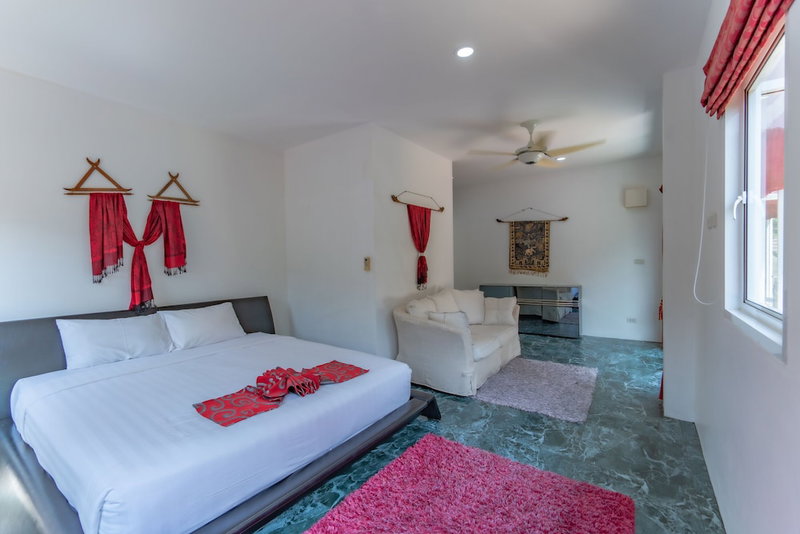 Villa Nap Dau 10 Bedrooms, Chalong, Thailand