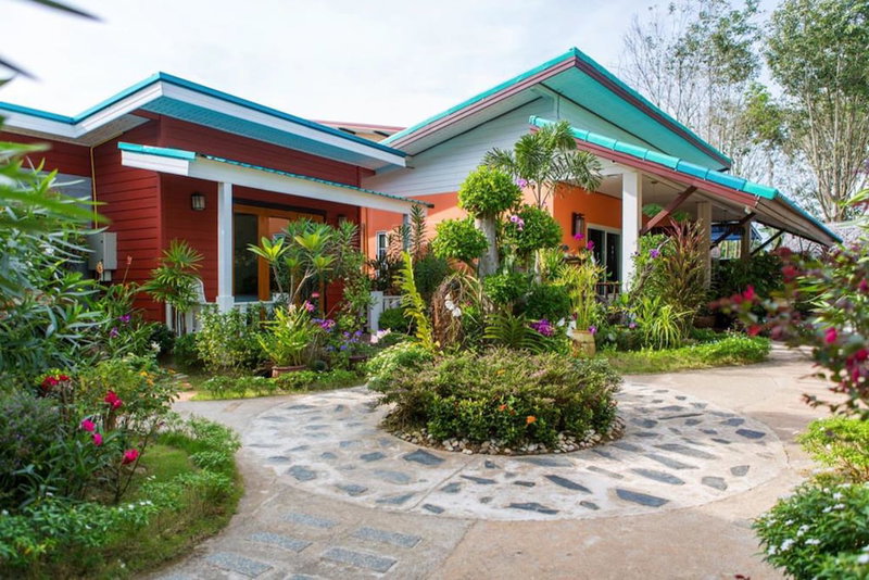 Thai Smile Bungalow, Ko Lanta, Thailand