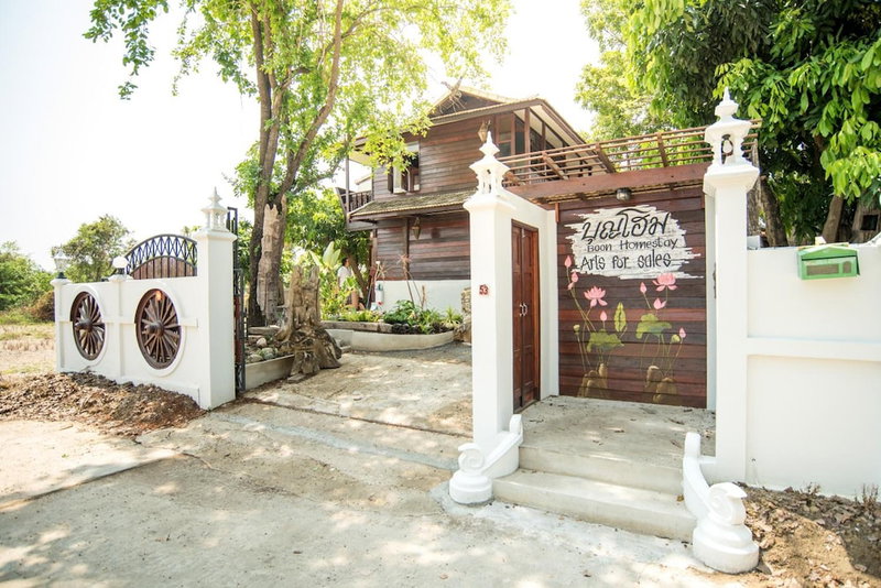 Boon Home Stay Arts and Crafts, San Kamphaeng, Thailand