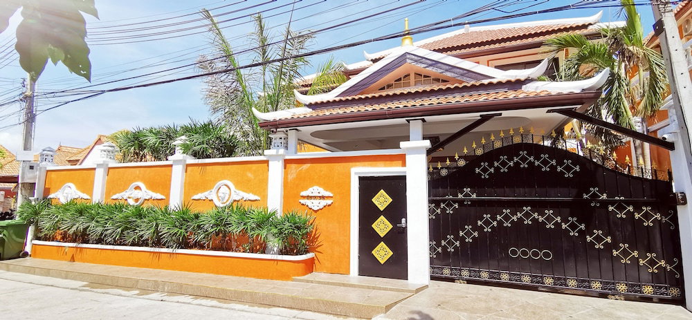 GOLDLAND Luxury Pool Villa Pattaya Walking Street 8 Bedrooms, ประเทศไทย