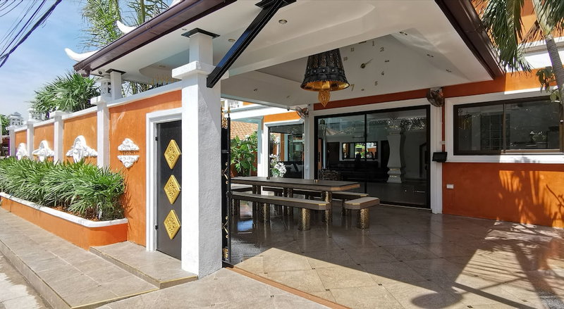 GOLDLAND Luxury Pool Villa Pattaya Walking Street 8 Bedrooms, Pattaya, Thailand