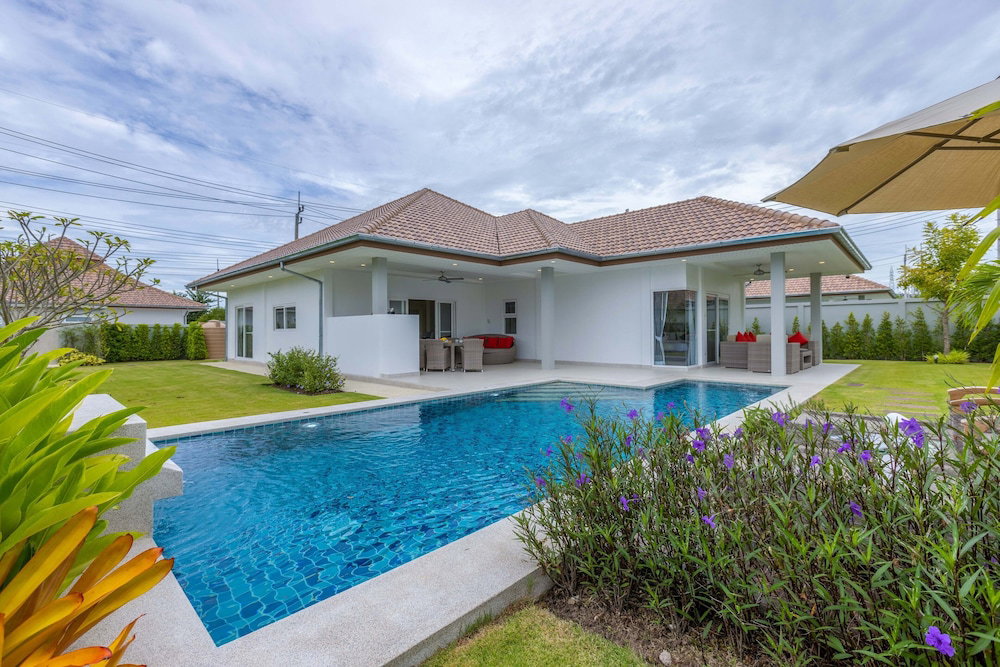Private 3 Bedroom Pool Villa MS22, Thailand