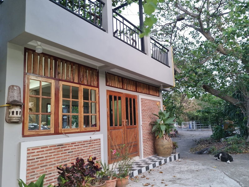 Sawasdee Sichang Resort, Ko Sichang, Thailand