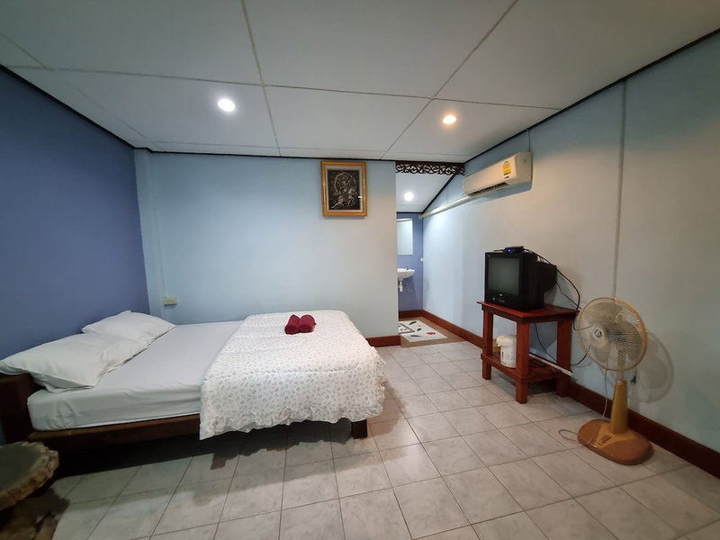 Sawasdee Sichang Resort, Ko Sichang, Thailand