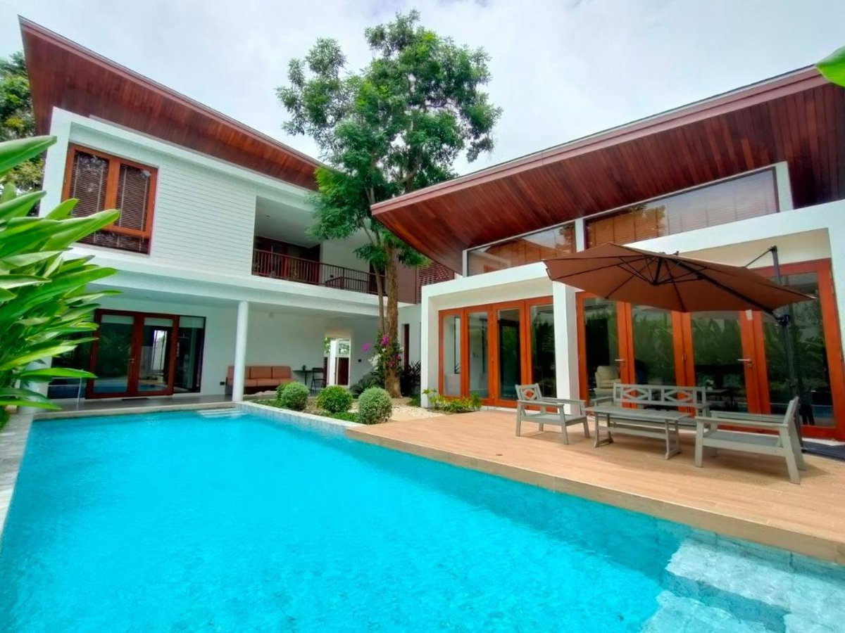 Pranaluxe 4 Bedroom Pool Villa C6, Thailand