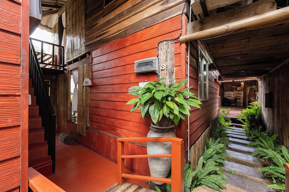 Monruamsuk Homestay Cafe And Bistro, Thailand