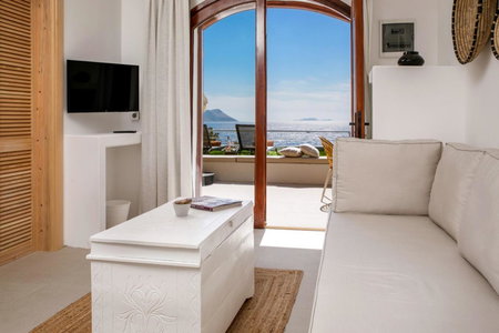 Kale Suites, heated pool in winter, adults only, Kas, Turkey