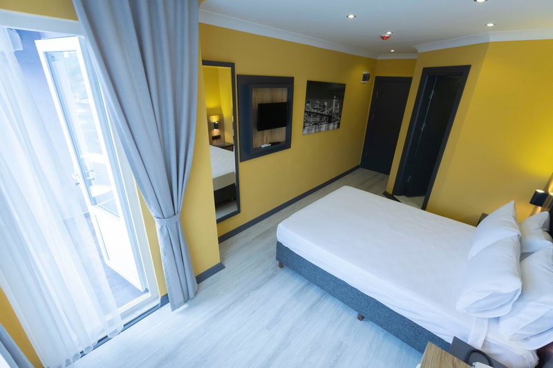 Roy Otel, Akcay, Turkey