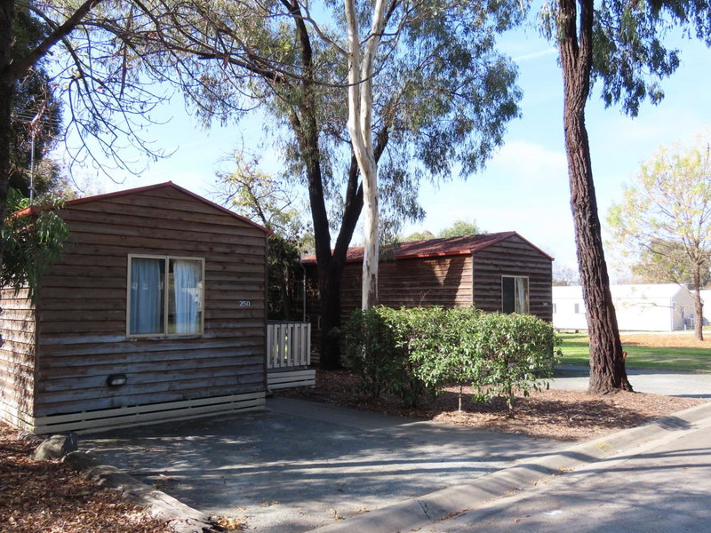 Albury Gardens Tourist Park, Lavington, Australia