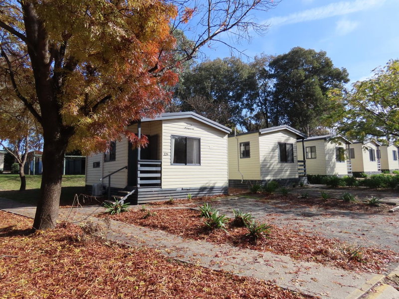 Albury Gardens Tourist Park, Lavington, Australia