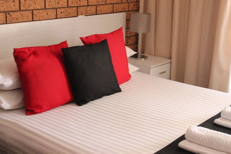Golden Harvest Motor Inn, Moree, Australia