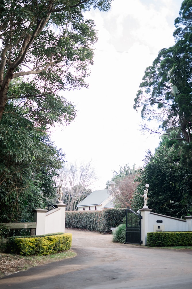 Hotel · Shambala Estate, Tamborine Mountain