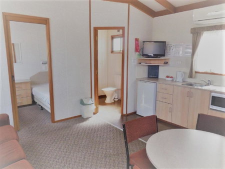 Golden Country Motel and Caravan Park, Maryborough, Australia