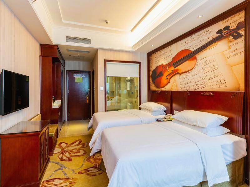 Vienna Hotel Shenzhen Guanlan Guanguang Road Foxconn, China